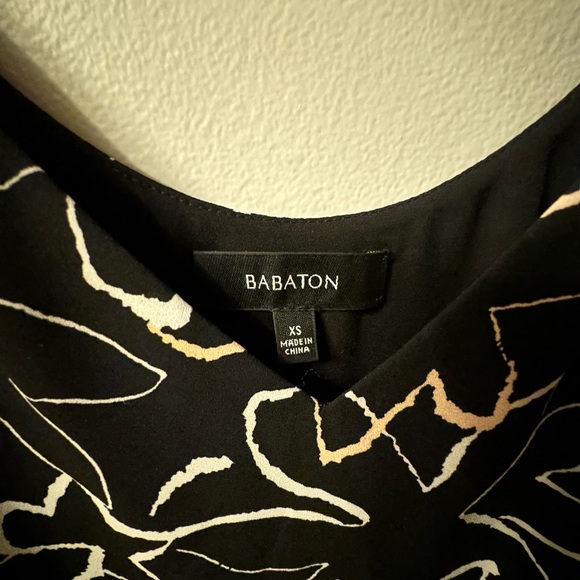 Aritzia Babaton cami size xs black print - Picture 2 of 3